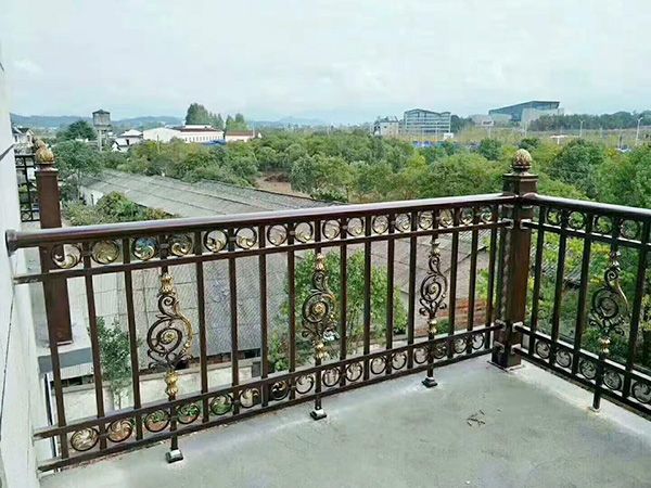 陽(yáng)臺(tái)護(hù)欄