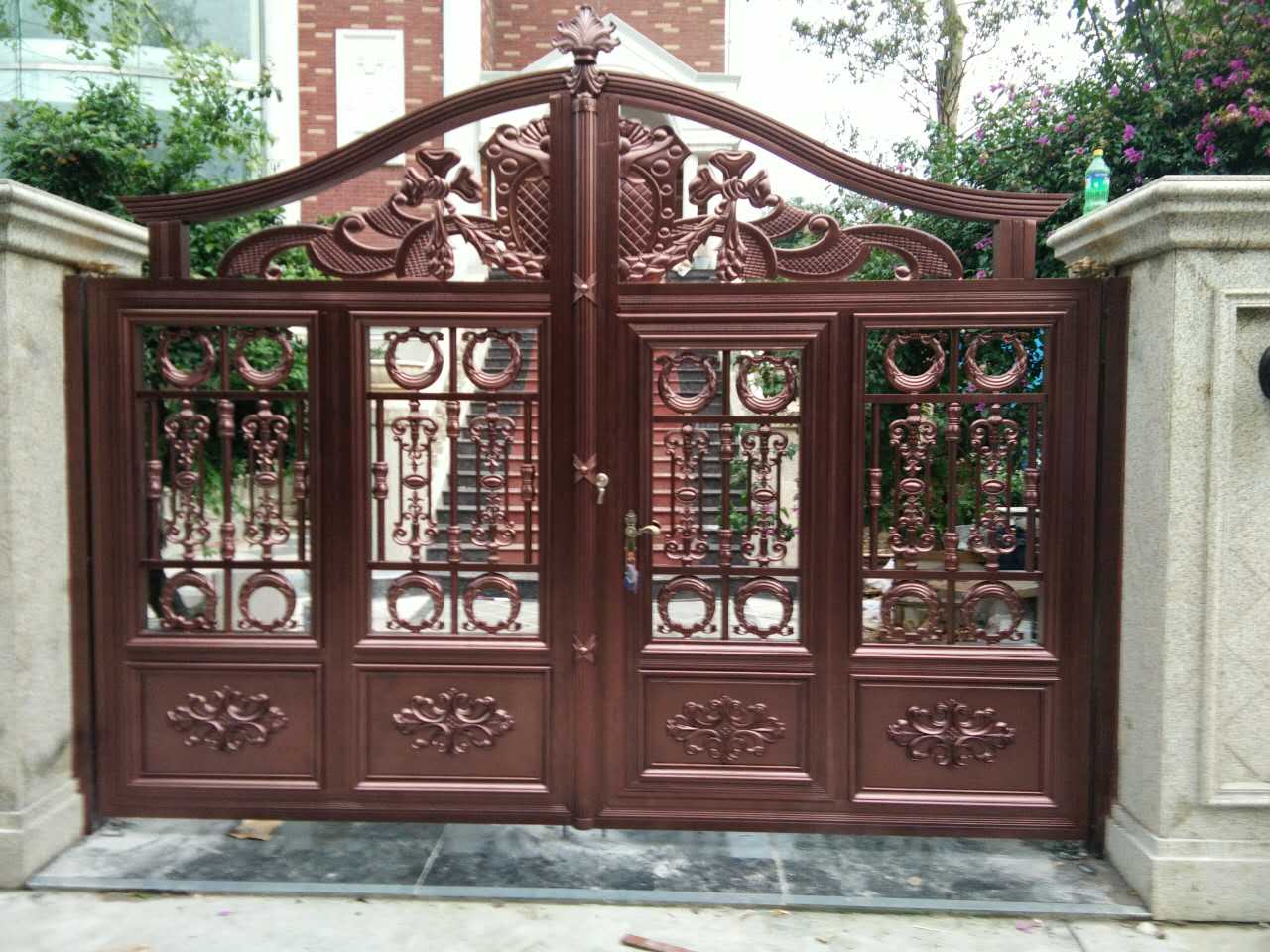 濟南鋁藝大門選安誠，精致耐用